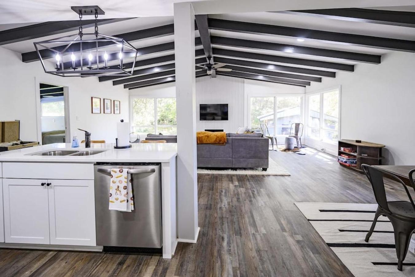 Gorgeous Renovated Home With Large & Private Lot Winchester Εξωτερικό φωτογραφία